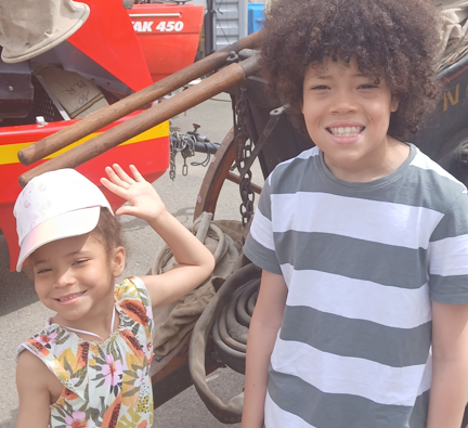 Gabriel et Aurore, les enfants de la famille Noudje